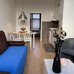 Marx Motel